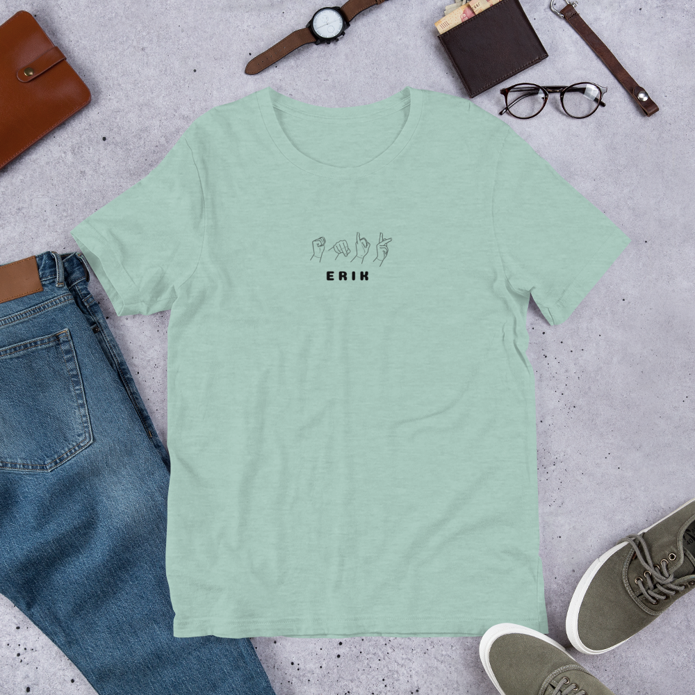 NYHET! Personlig t-shirt med text och tecken från handalfabetet!
